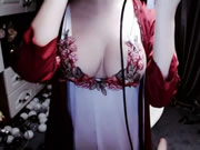 極品爆乳網紅女神新作紅色睡衣大尺度AMSR誘惑
